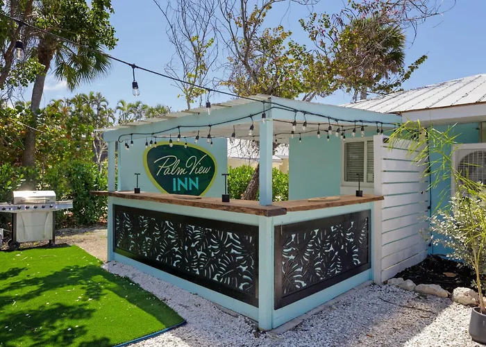 Pirates Cove Cottage At Palm View Inn Of Sanibel With Bikes