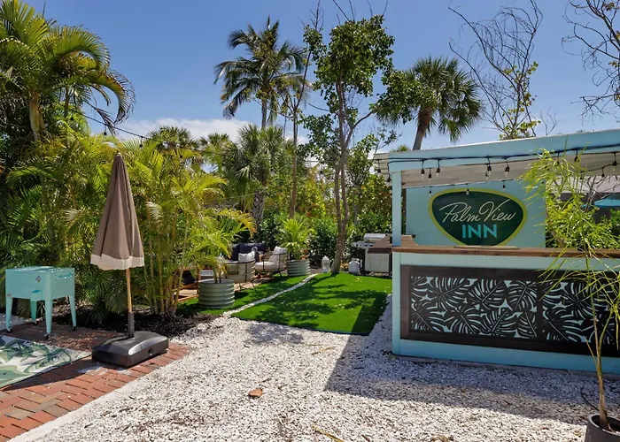 Pirates Cove Cottage At Palm View Inn Of Sanibel With Bikes